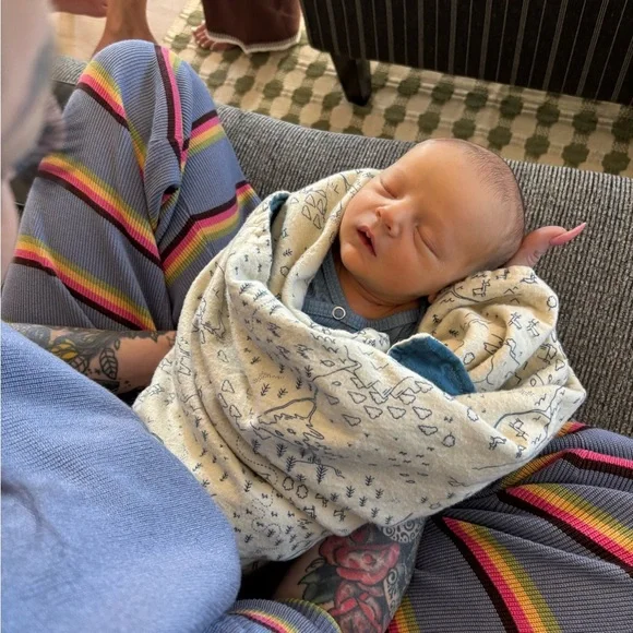 PLEASE LIKE THIS LISTING TO BE NOTIFIED WHEN I GO LIVE💕 LIKE ME AGAIN PLS! - Picture 11 of 14